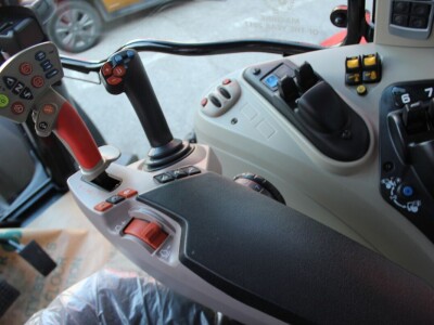 Traktor Massey Ferguson 6718 DVT