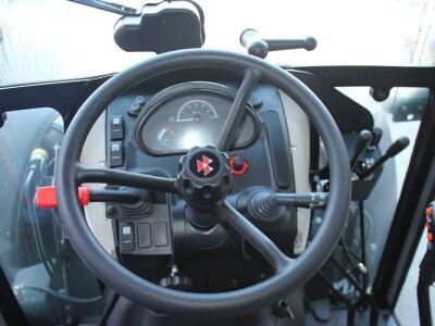 Traktor Massey Ferguson F3709