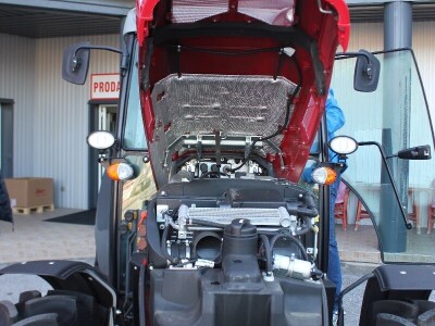 Traktor Massey Ferguson F3709