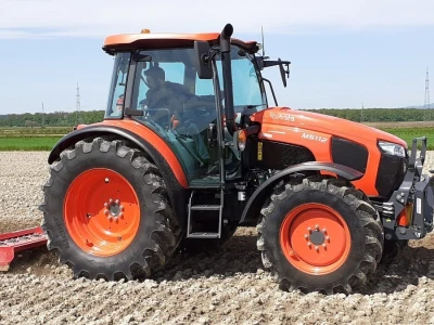 Traktor meseca Kubota M5112