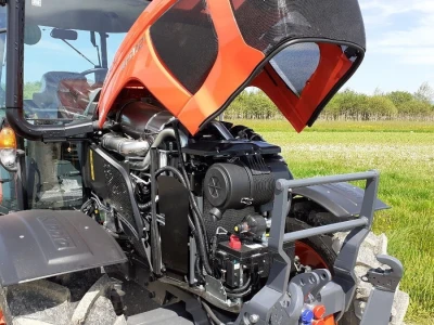 Traktor meseca Kubota M5112