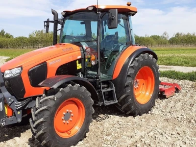 Traktor meseca Kubota M5112
