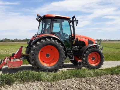 Traktor meseca Kubota M5112