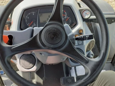 Traktor  mjeseca