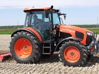 Traktor  mjeseca Kubota M5112