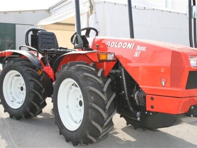 Traktor Goldoni Maxter