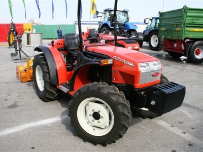 Traktor Goldoni Quasar
