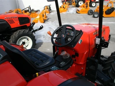 Traktor Goldoni Star 3050