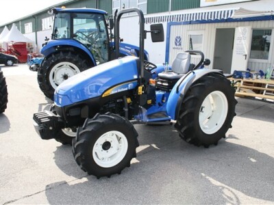 Traktor New Holland T3000