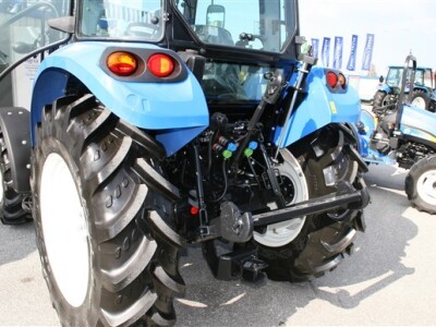 Traktor New Holland T4000 Deluxe/SuperSteer