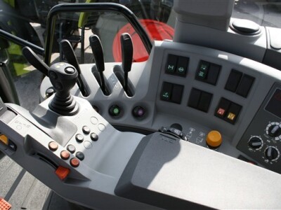 Traktor Claas ARION 500