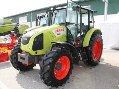 Traktor Claas AXOS