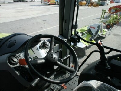 Traktor Claas ARION 400