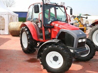 Traktor Lindner Geotrac 64