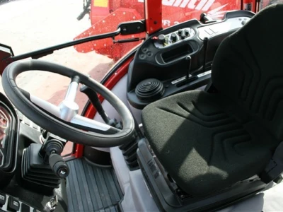 Traktor Lindner Geotrac 64