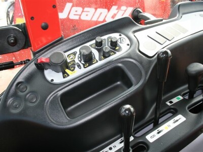 Traktor Lindner Geotrac 64