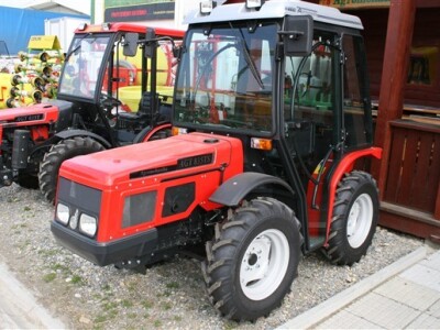 Traktor Agromehanika AGT 835 T/S