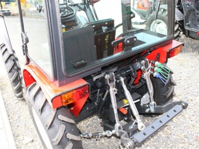 Traktor Agromehanika AGT 835 T/S