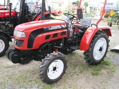 Traktor Foton FT 254