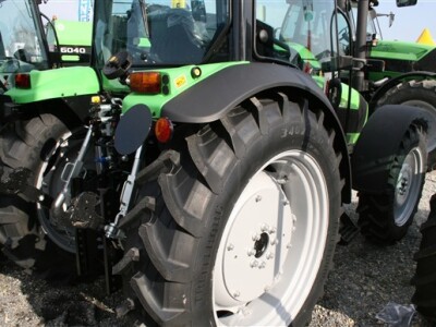 Traktor Deutz-Fahr Agrofarm