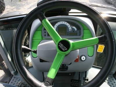 Traktor Deutz-Fahr Agrofarm