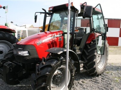 Traktor Case JXU