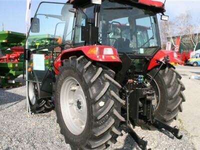 Traktor Case JXU