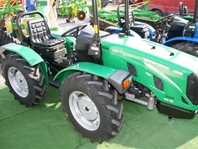 Traktor Ferrari Vipar 40 RS