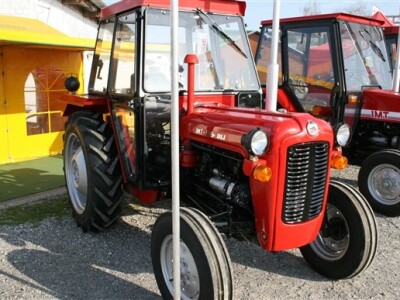 Traktor IMT 539
