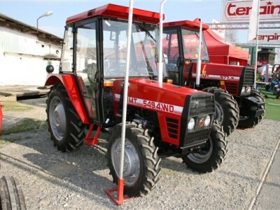 Traktor IMT 549