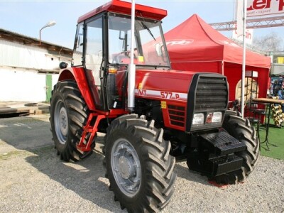 Traktor IMT 577