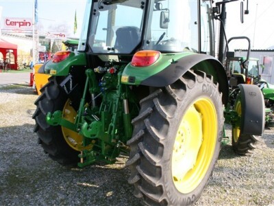 Traktor John Deere 5R