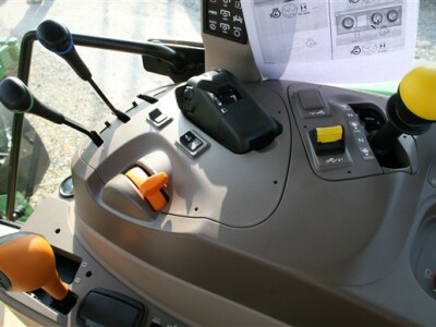 Traktor John Deere 5R