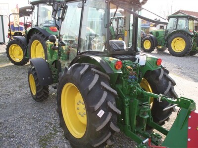 Traktor John Deere 5GF