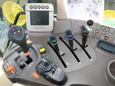 Traktor John Deere 7030 Premium