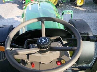 Traktor John Deere 6030