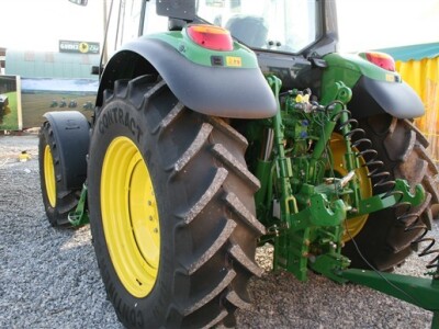 Traktor John Deere 6030