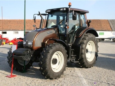 Traktor Valtra T