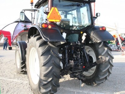 Traktor Valtra T