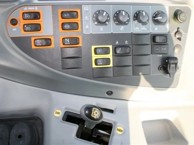 Traktor Valtra T