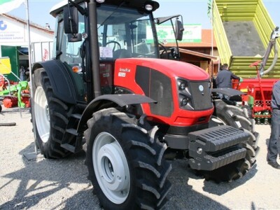 Traktor ArmaTrac 1104