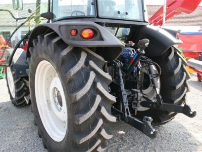 Traktor ArmaTrac 1104