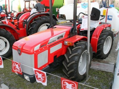 Traktor Antonio Carraro Tigre