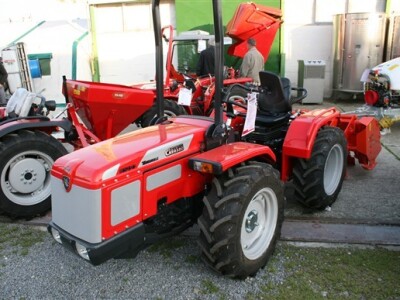 Traktor Antonio Carraro Tigrone