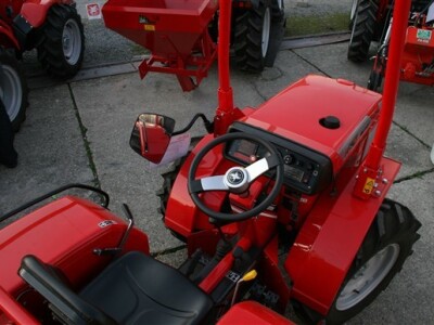 Traktor Antonio Carraro Tigre Country