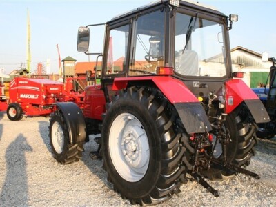 Traktor Belarus 900