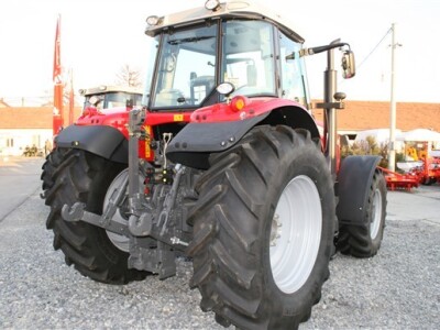 Traktor Massey Ferguson 7400