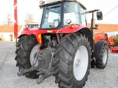 Traktor Massey Ferguson 6400