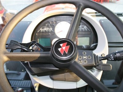 Traktor Massey Ferguson 6400