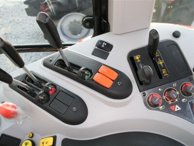 Traktor Massey Ferguson 6400